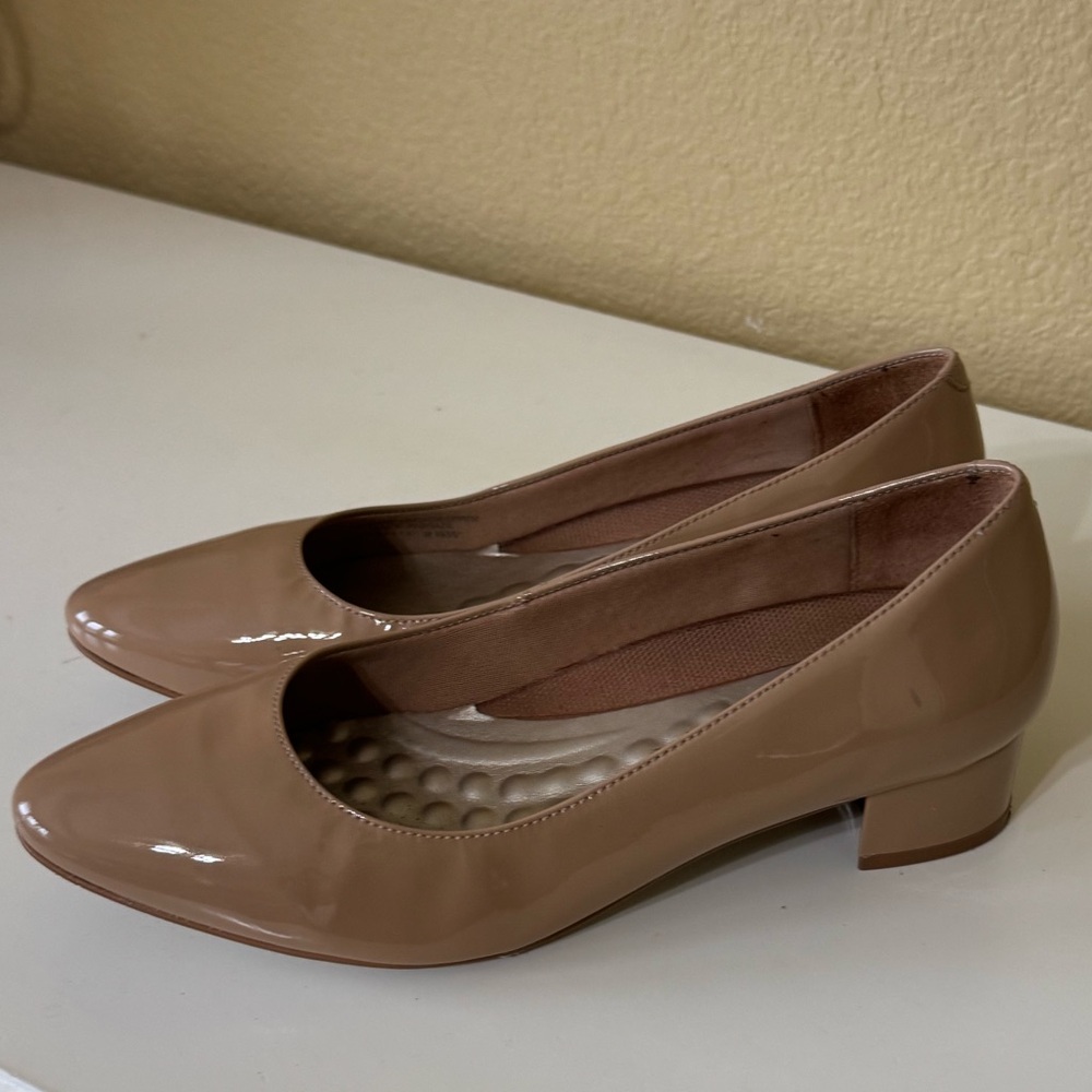 The Walking Cradle Co Tan Heels - Picture 3 of 6
